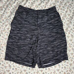 Lululemon Black Grey and White Athletic Running Shorts Mens Small 9 in